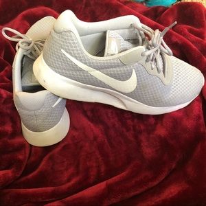 Nike Tanjun size 12 men’s